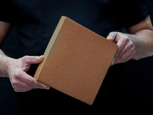 Dalle réfractaire  flammée 22x22x3 cm